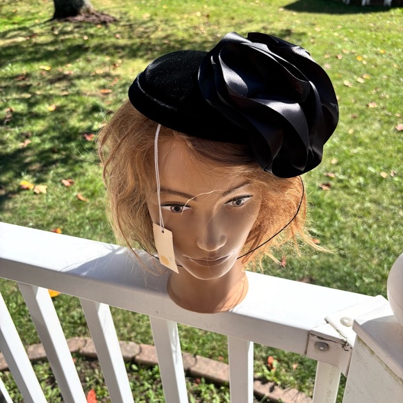 NWTVintage dead stock Plaza Suite black velvet ribbon fascinator chin strap cap main image 6